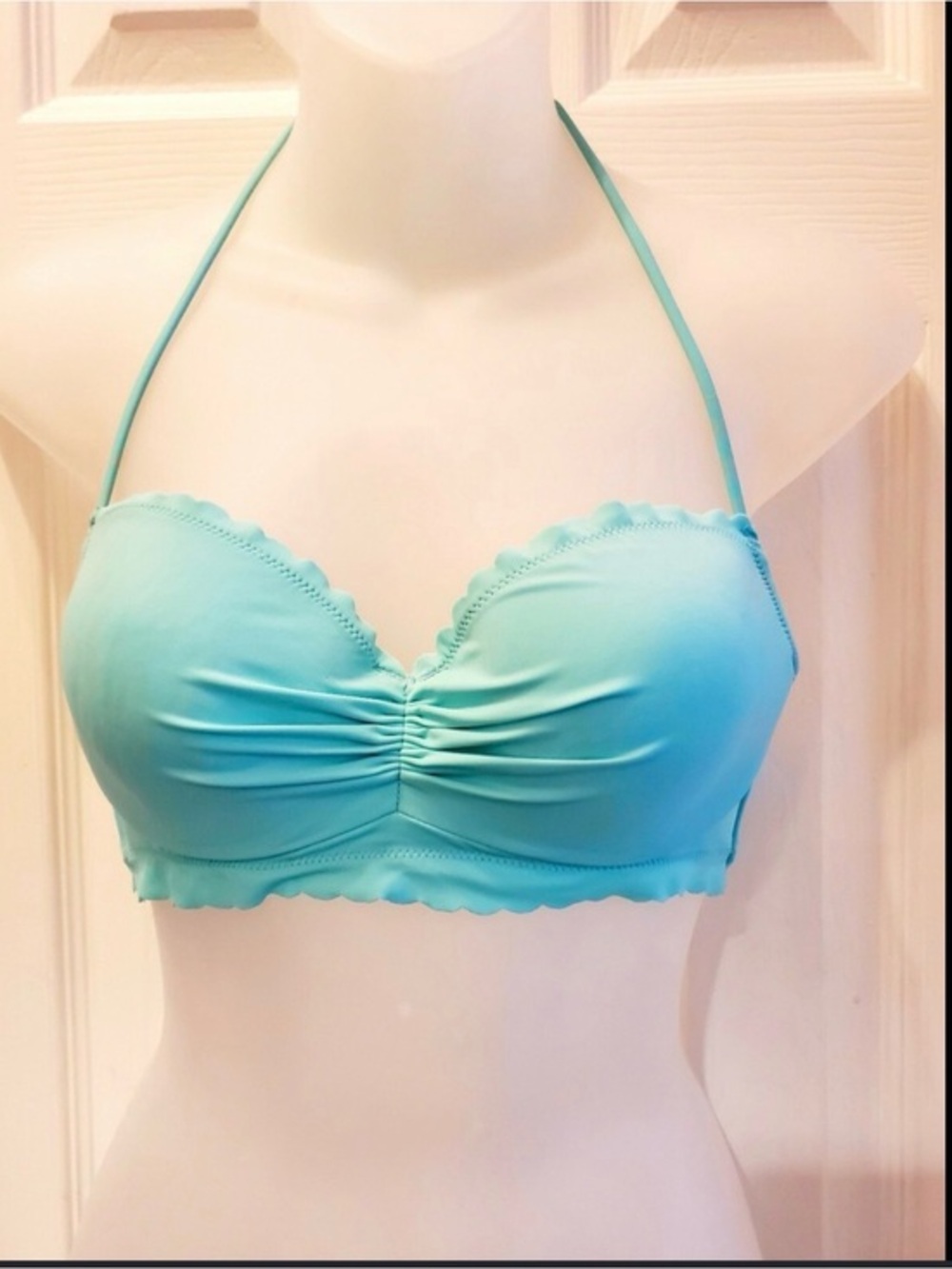 Victoria’s Secret Mint Aqua colored Scalloped Edge Underwire Bikini Top 34B